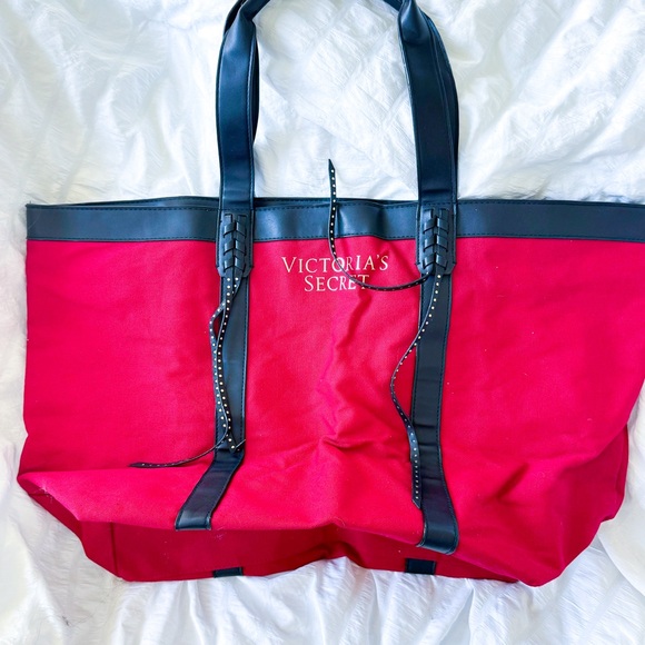 Victoria’s Secret Tote Bag in Black - Picture 1 of 2